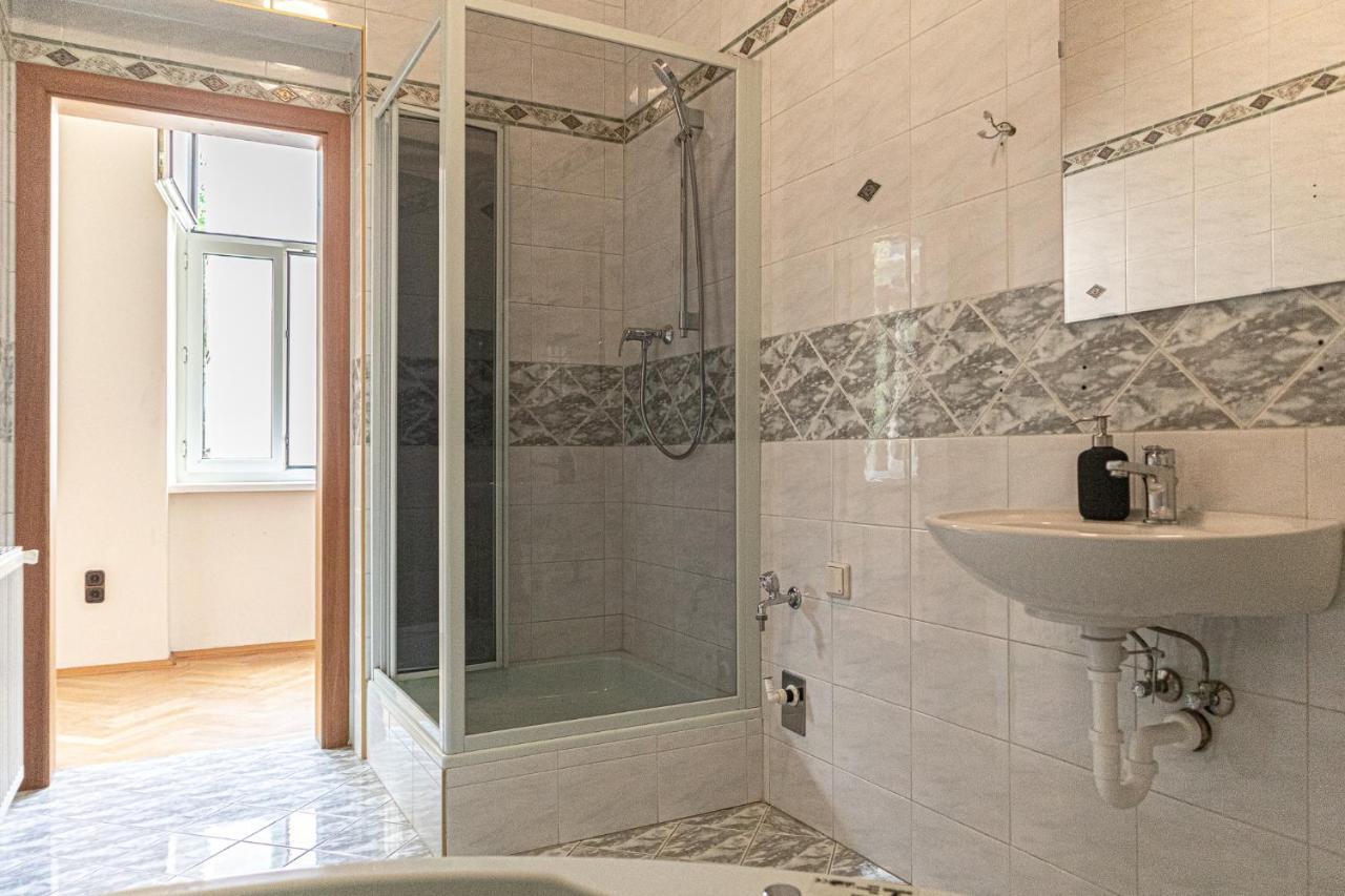 Brilliant 2Br Apt. Near Akh-Hospital Appartement Wenen Buitenkant foto